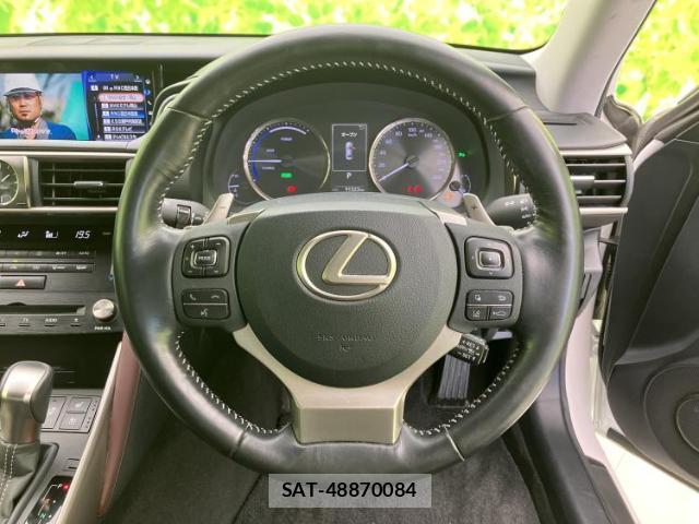 Lexus IS 2018-03 8854319-14