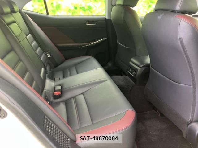 Lexus IS 2018-03 8854319-4