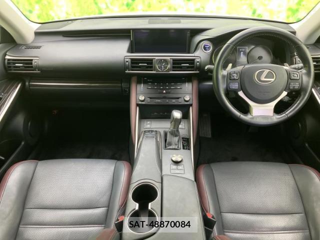 Lexus IS 2018-03 8854319-5