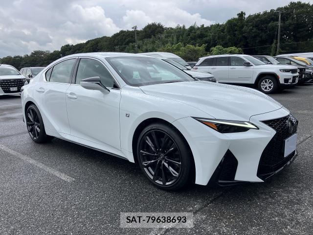 Lexus IS 2023-10 8854653-0