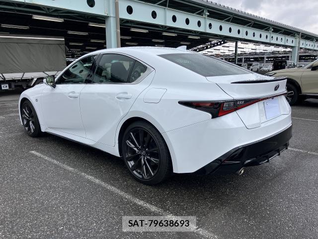 Lexus IS 2023-10 8854653-1