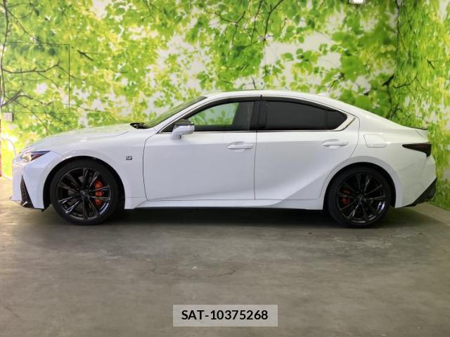 Lexus IS 2024-03 8854668-1