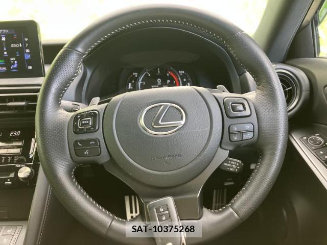 Lexus IS 2024-03 8854668-12
