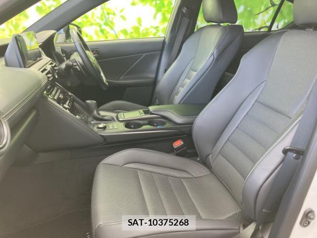 Lexus IS 2024-03 8854668-4