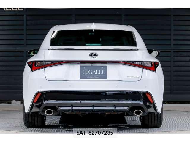 Lexus IS 2024-09 8855140-1