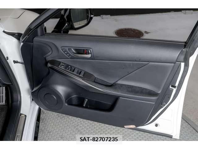Lexus IS 2024-09 8855140-19