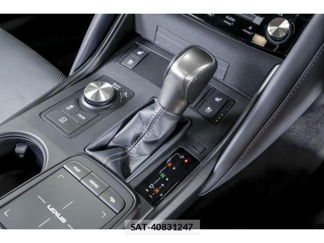Lexus IS 2025-07 8855141-15