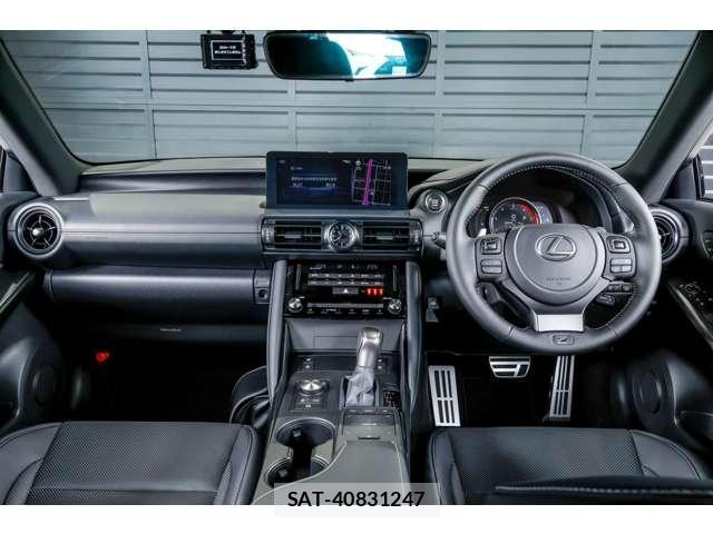 Lexus IS 2025-07 8855141-2