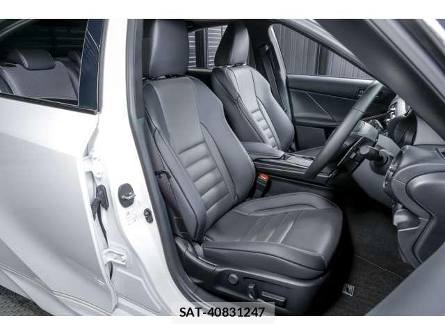 Lexus IS 2025-07 8855141-5