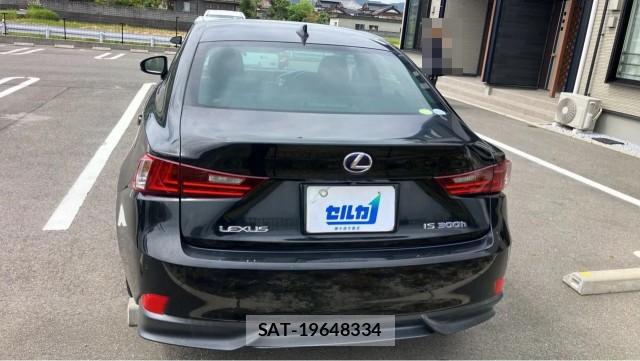 Lexus IS 2014-07 8855284-1