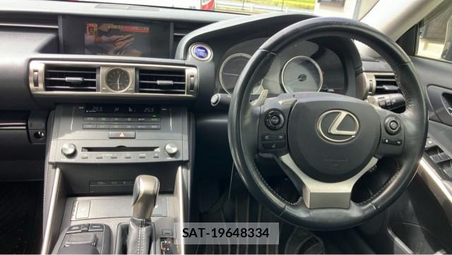 Lexus IS 2014-07 8855284-16