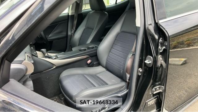 Lexus IS 2014-07 8855284-5