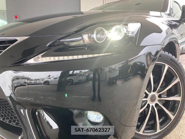 Lexus IS 2015-09 8856198-11