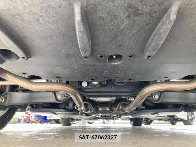 Lexus IS 2015-09 8856198-18