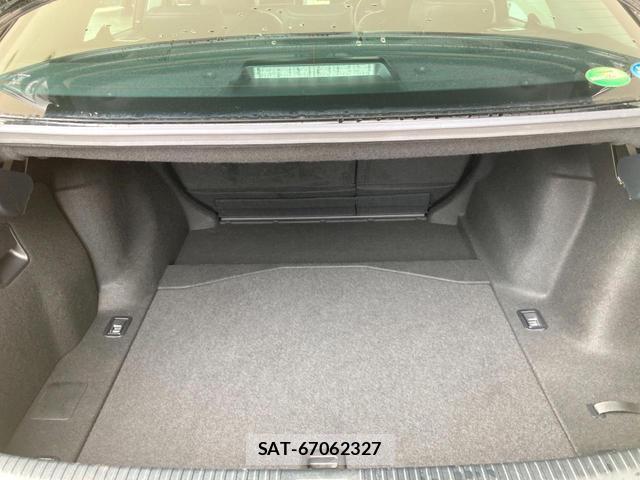 Lexus IS 2015-09 8856198-9