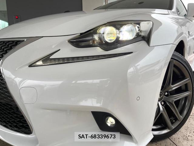 Lexus IS 2013-09 8856212-11