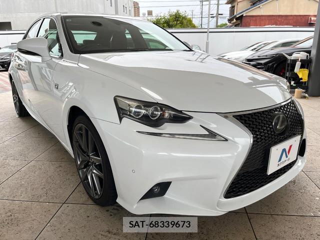 Lexus IS 2013-09 8856212-16