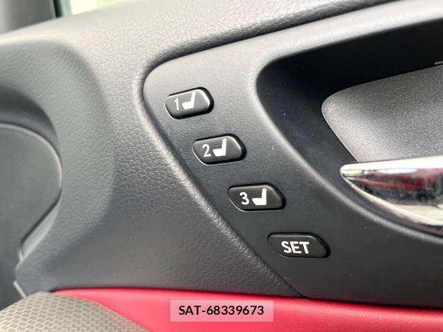 Lexus IS 2013-09 8856212-6
