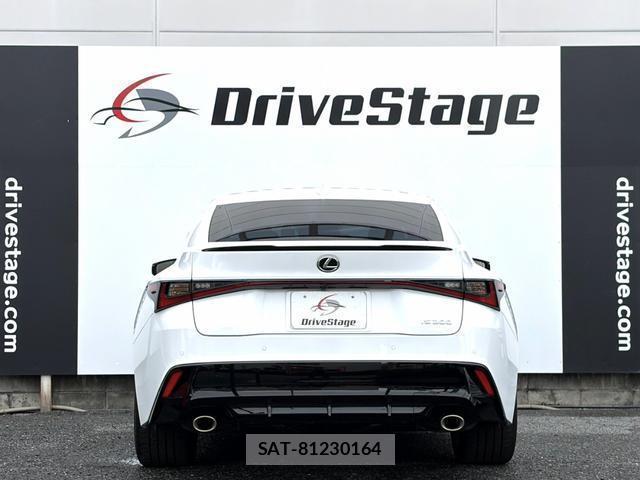 Lexus IS 2025-10 8856487-16