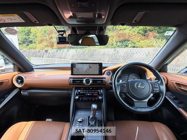 Lexus IS 2021-03 8856494-1
