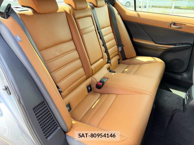 Lexus IS 2021-03 8856494-12