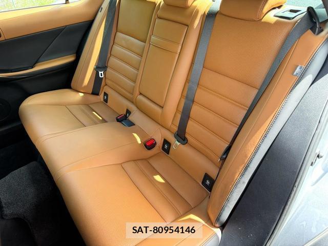 Lexus IS 2021-03 8856494-18
