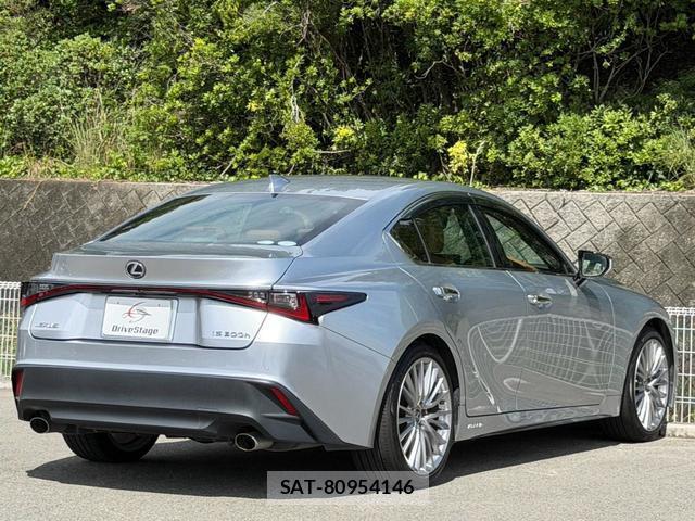Lexus IS 2021-03 8856494-3