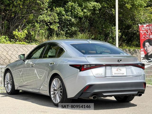 Lexus IS 2021-03 8856494-4
