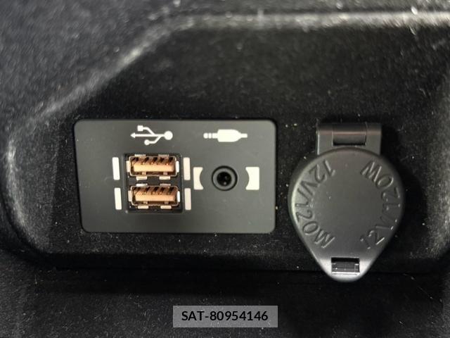 Lexus IS 2021-03 8856494-9
