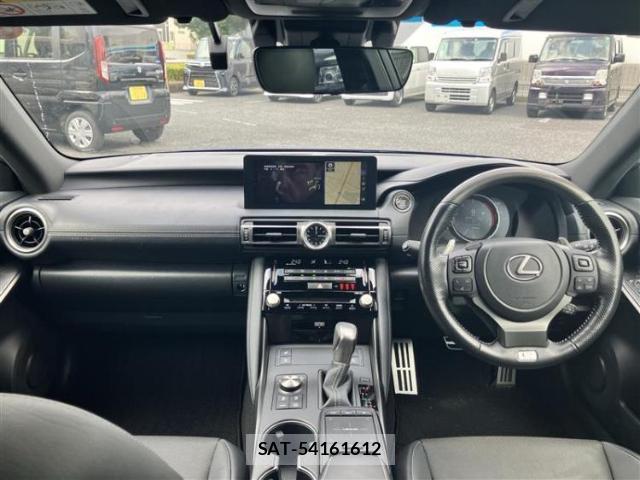 Lexus IS 2021-07 8856976-3
