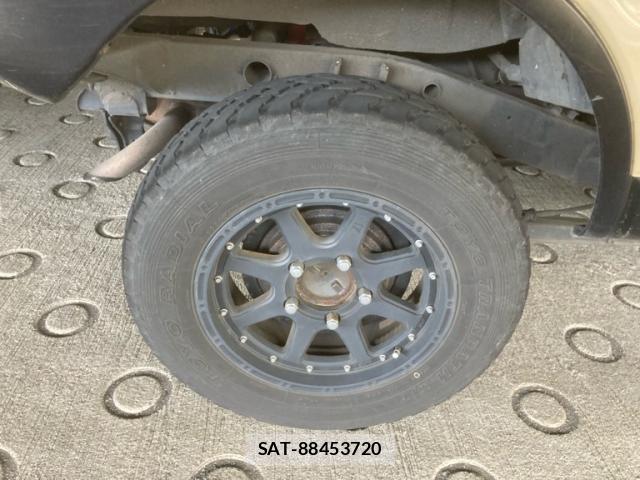 Suzuki JIMNY 2009-02 8853952-11