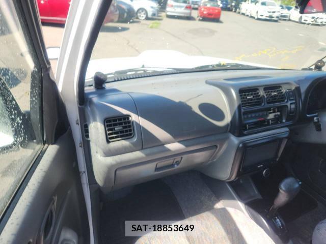 Suzuki JIMNY 1999 8854432-16