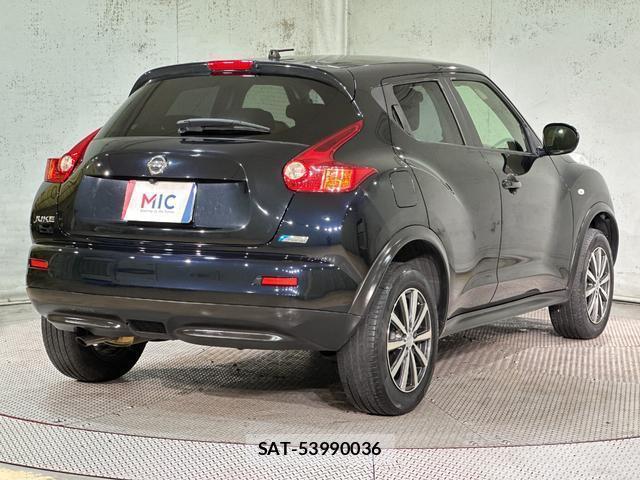 Nissan JUKE 2012-04 8855642-14