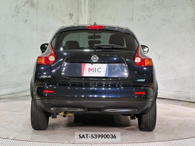 Nissan JUKE 2012-04 8855642-15