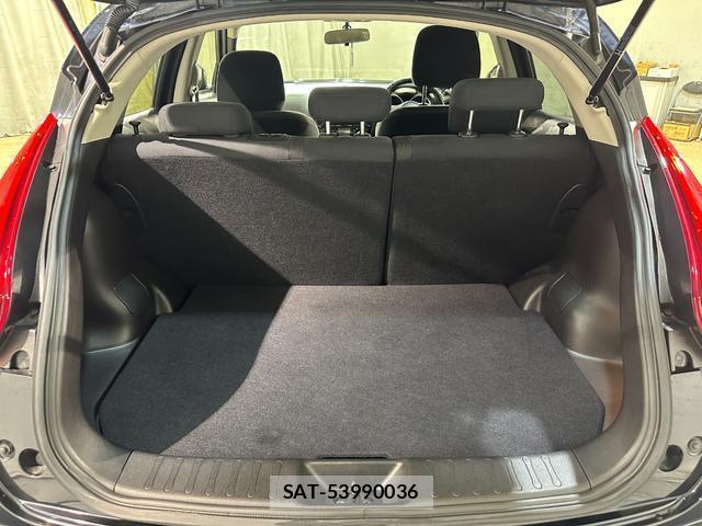 Nissan JUKE 2012-04 8855642-18