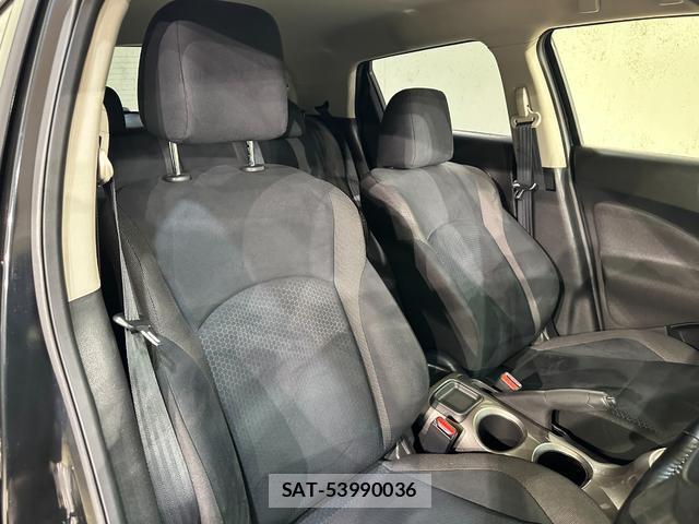 Nissan JUKE 2012-04 8855642-19