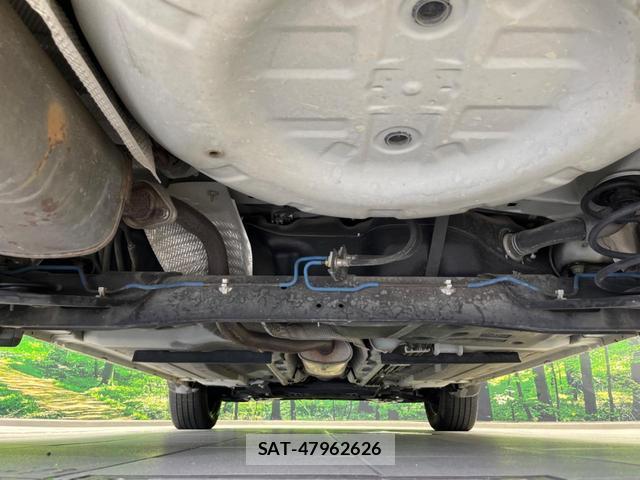 Nissan JUKE 2013-09 8856605-18