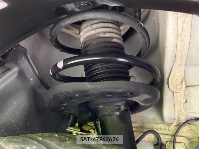 Nissan JUKE 2013-09 8856605-19