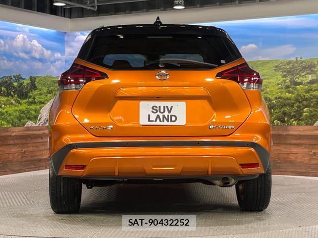 Nissan KICKS 2020-06 8854314-15