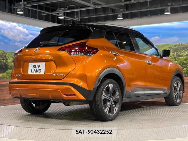 Nissan KICKS 2020-06 8854314-17