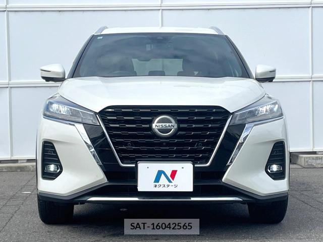 Nissan KICKS 2021-11 8854986-13
