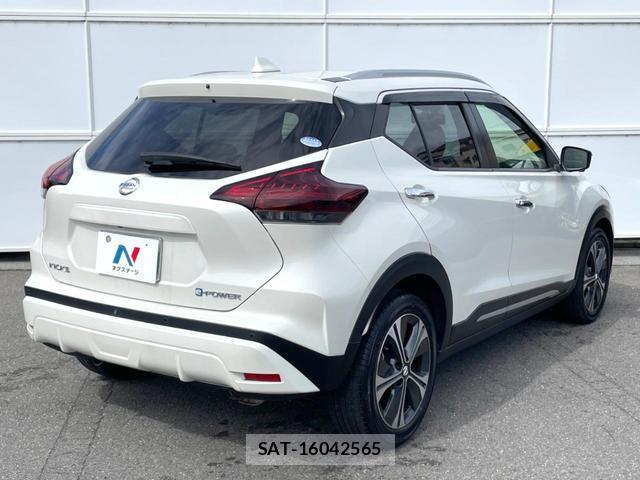 Nissan KICKS 2021-11 8854986-16