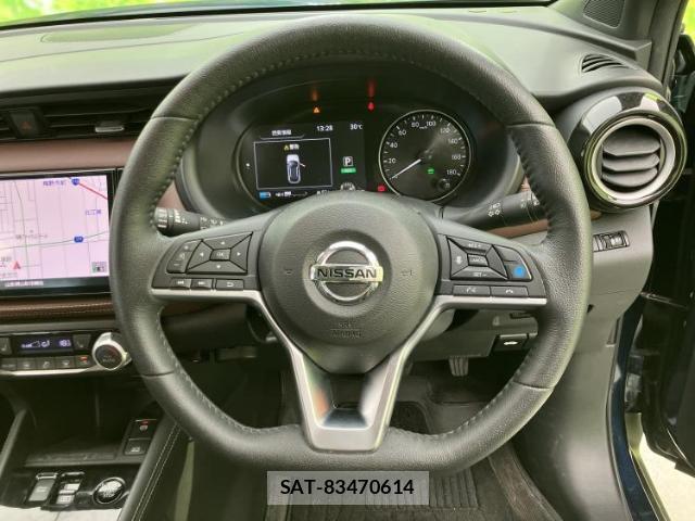 Nissan KICKS 2023-09 8857005-14