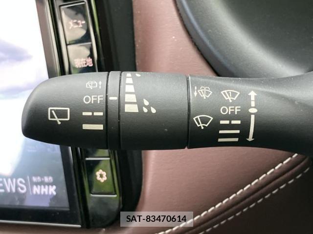 Nissan KICKS 2023-09 8857005-16