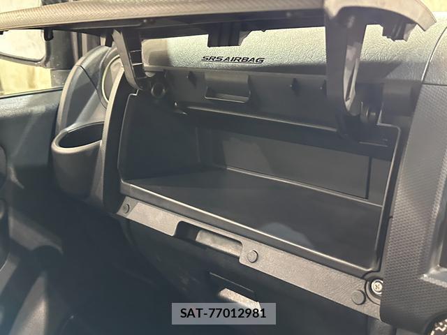 Nissan KIX 2009-08 8855093-10