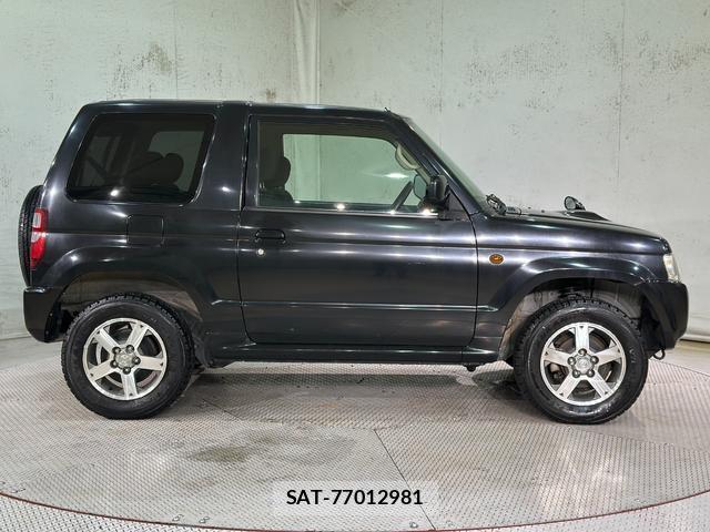 Nissan KIX 2009-08 8855093-13