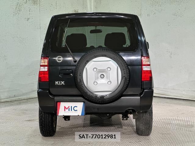 Nissan KIX 2009-08 8855093-15