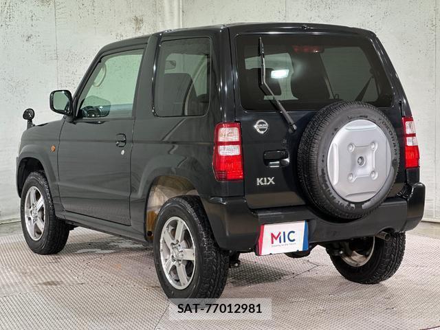 Nissan KIX 2009-08 8855093-16