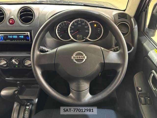 Nissan KIX 2009-08 8855093-6