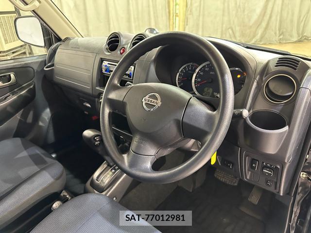 Nissan KIX 2009-08 8855093-7